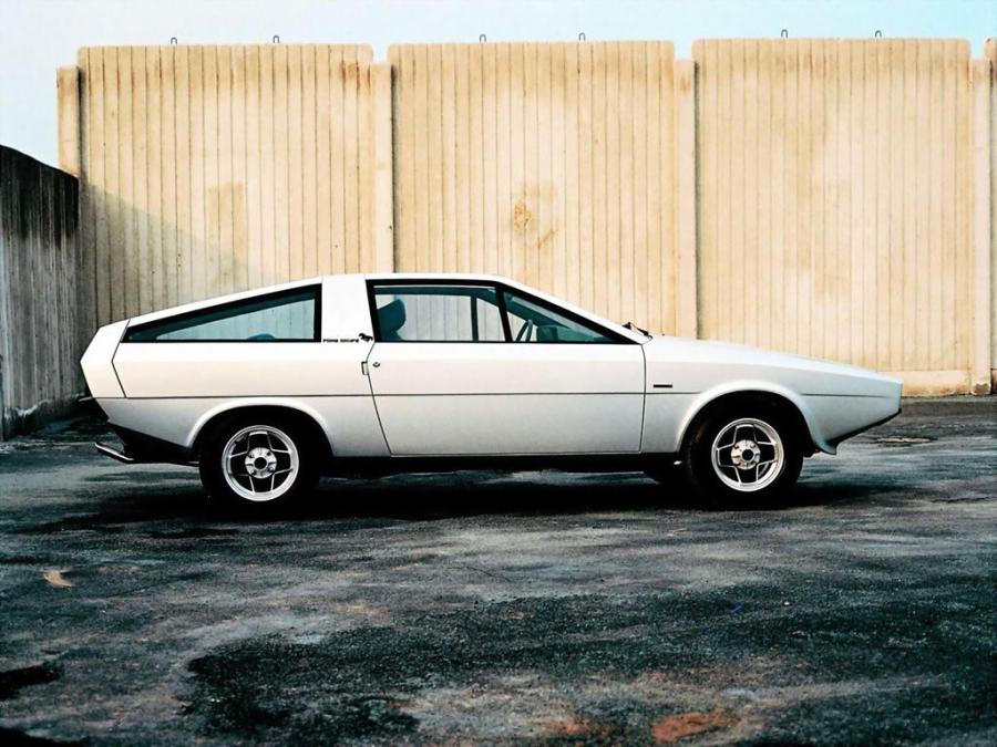  Hyundai Pony Coupe Concept 1974 года  (фото 2 из 6)
